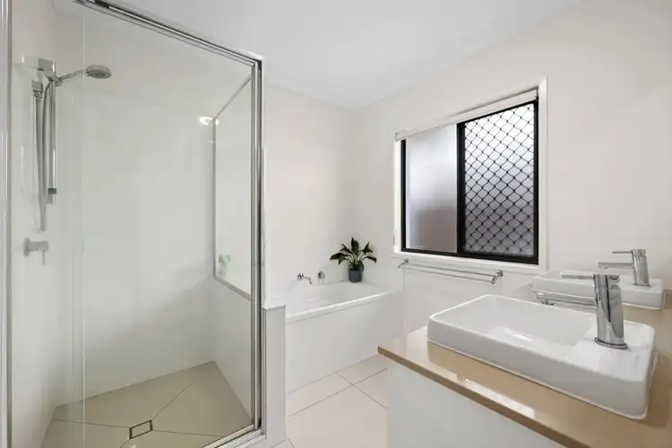 Fifth view of Homely house listing, 4 Esprit Crescent, Birtinya QLD 4575