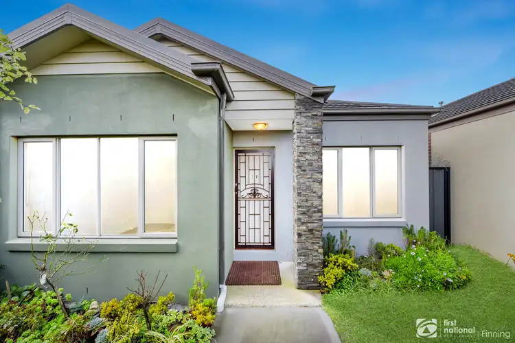 19 Comtois Lane, Clyde North VIC 3978