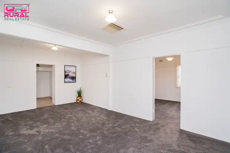 Sixth view of Homely house listing, 5 Cherry Avenue, Leeton NSW 2705