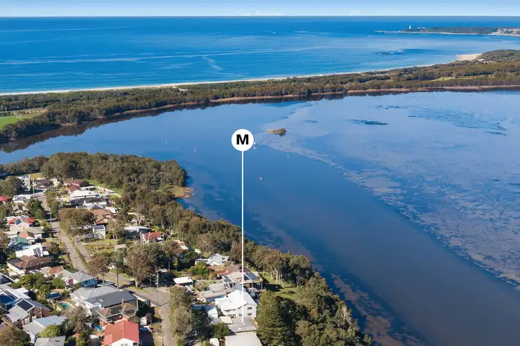 52 Diamond Head Drive, Budgewoi NSW 2262