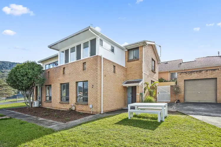2/110A Collins Street