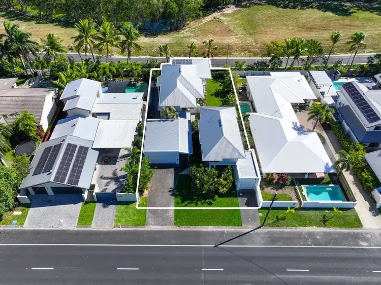 62 Cedar Road, Palm Cove QLD 4879