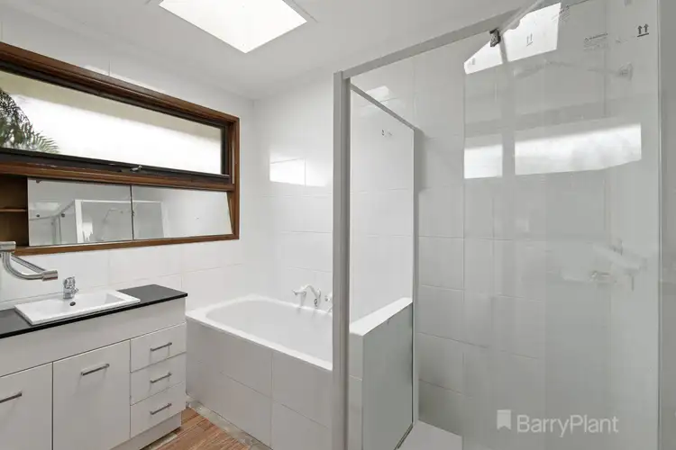 Fifth view of Homely house listing, 4 Kathleen Court, Beaconsfield VIC 3807