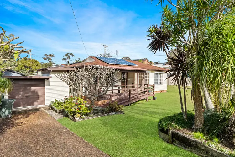 14 Essex Street, Gorokan NSW 2263