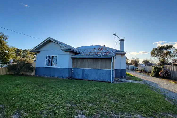 19 Harris Street, Katanning WA 6317