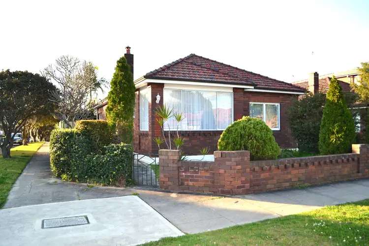42 First Avenue, Rodd Point NSW 2046