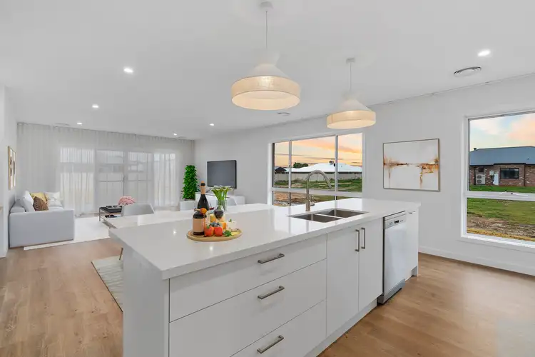 Second view of Homely house listing, 8 Viceconte Court, Tocumwal NSW 2714