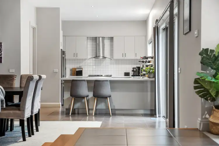 Main view of Homely unit listing, 2/38 Oakern Street, Mount Waverley VIC 3149