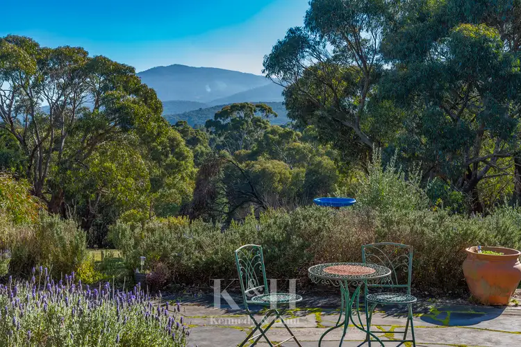 16 Cooraminta Crescent, New Gisborne VIC 3438