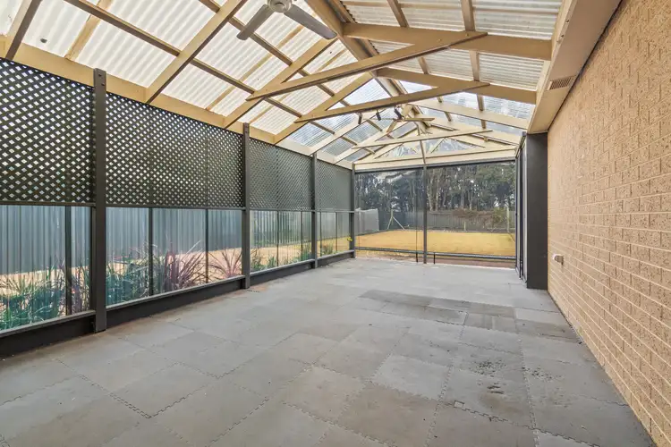 Third view of Homely house listing, 8 Rowley Close, Rosedale VIC 3847