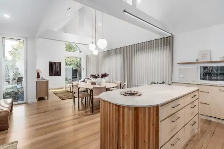 8 Conrad Court, Blackburn North VIC 3130