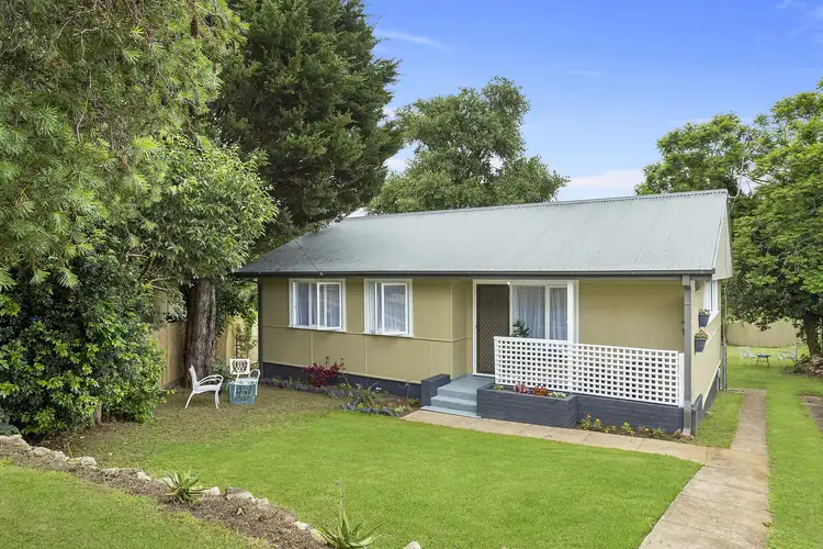 2 McGuire Avenue, Nowra NSW 2541