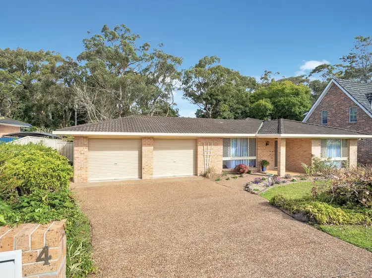 4 Cocos Palm Drive, Bomaderry NSW 2541
