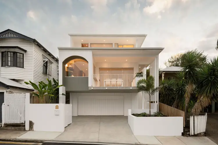 8 Sackville Street, Milton QLD 4064