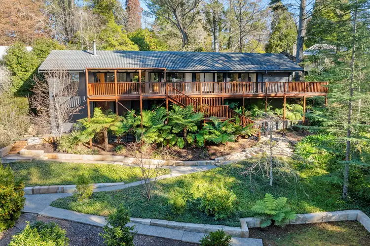 164 Falls Road, Wentworth Falls NSW 2782