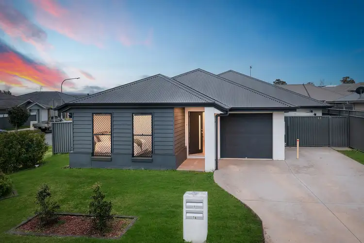 7 & 7a Olivia Boulevard, Hamlyn Terrace NSW 2259