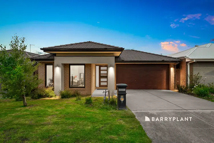 7 Leon Way, Pakenham VIC 3810