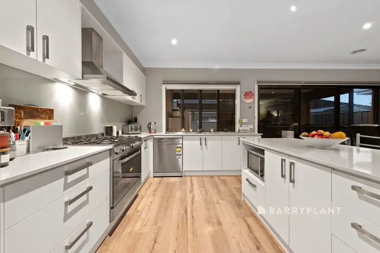 Fifth view of Homely house listing, 7 Leon Way, Pakenham VIC 3810
