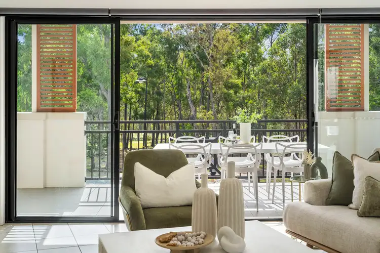 31 Greenway Circuit, Mount Ommaney QLD 4074