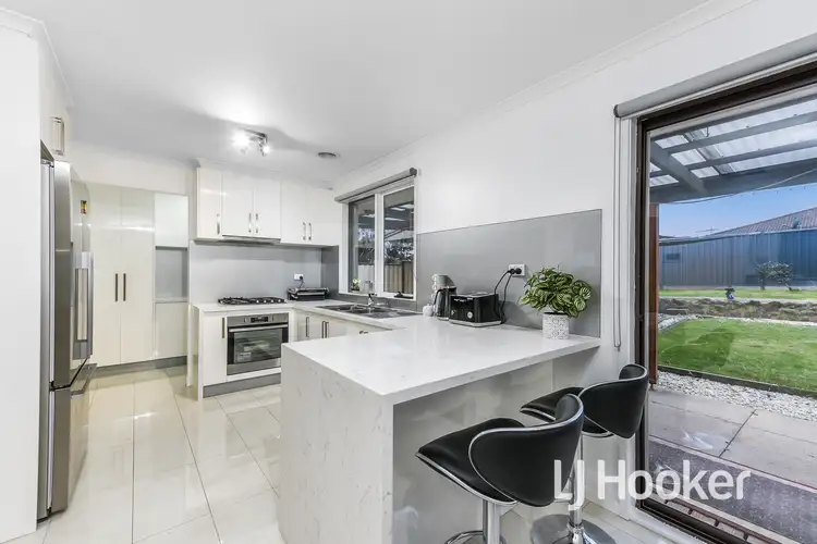 Sixth view of Homely house listing, 4 Chiswick Court, Hampton Park VIC 3976