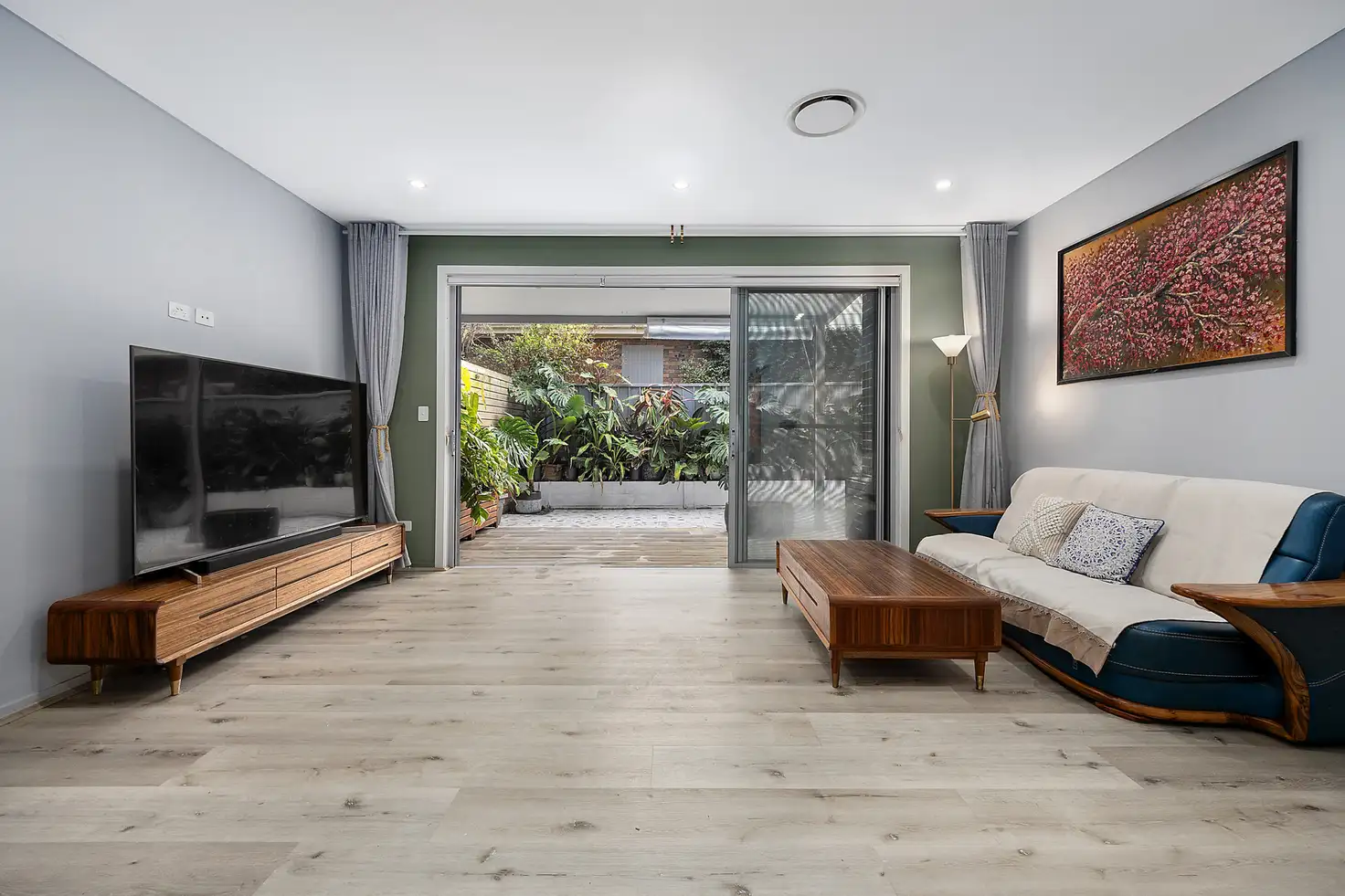 Main view of Homely townhouse listing, 4/96 Auburn Street, Sutherland NSW 2232