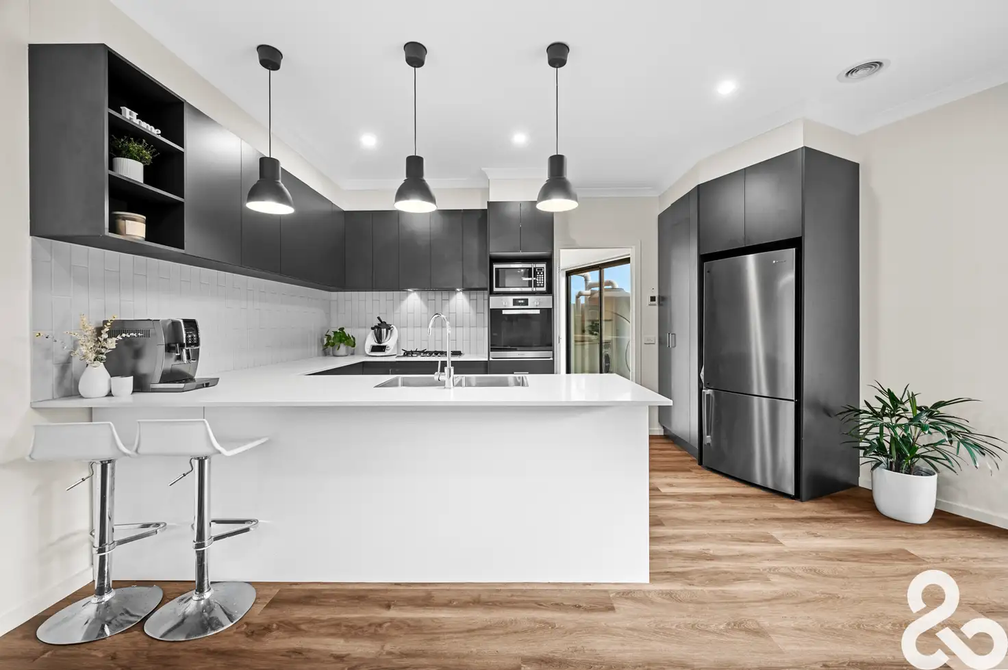 Main view of Homely townhouse listing, 2/7 Rainbird Court, Epping VIC 3076