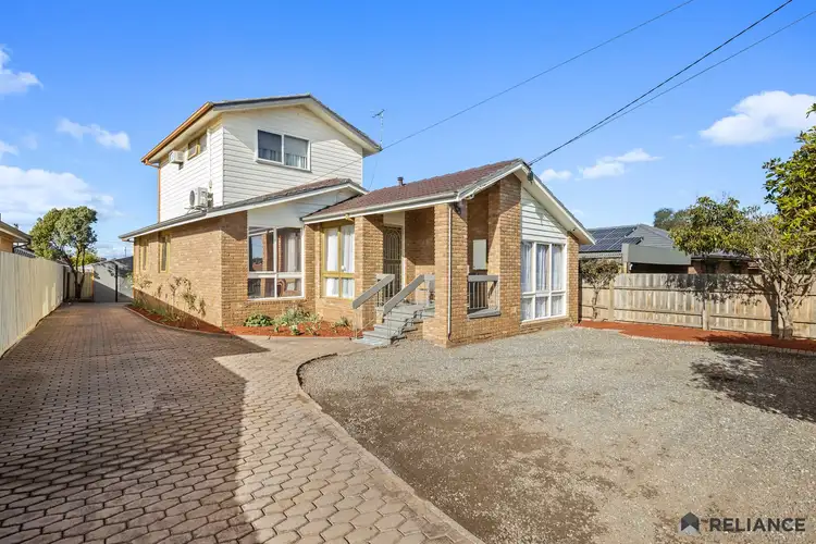 12 Eyre Street, Melton South VIC 3338
