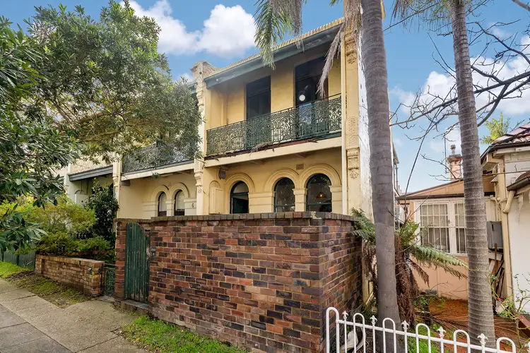 8 Premier Street