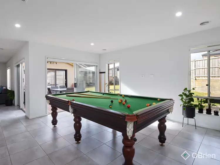 Fifth view of Homely house listing, 8 Cloverleaf Crescent, Drouin VIC 3818
