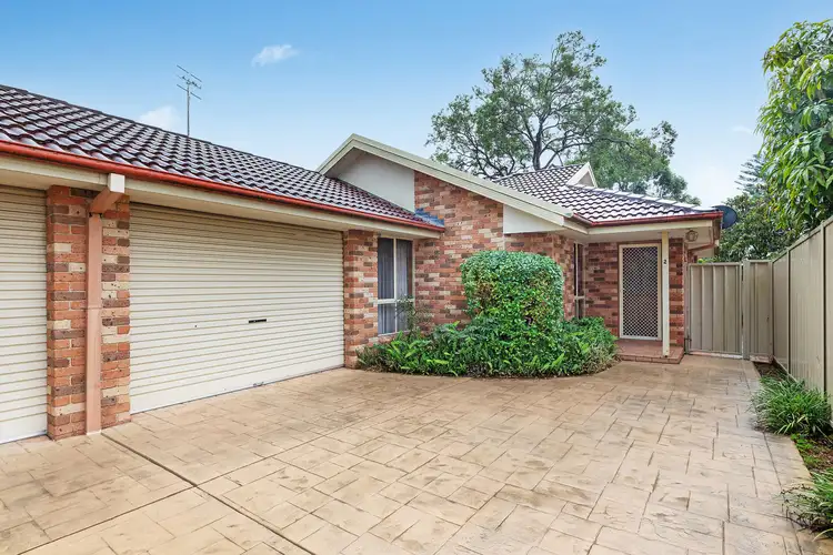 2/27 Adelaide Avenue