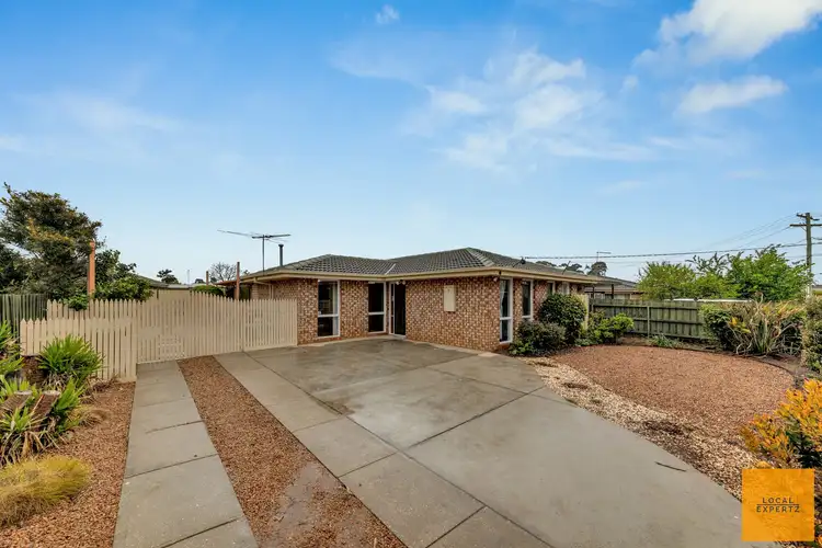 11 Flinders Road, Melton South VIC 3338