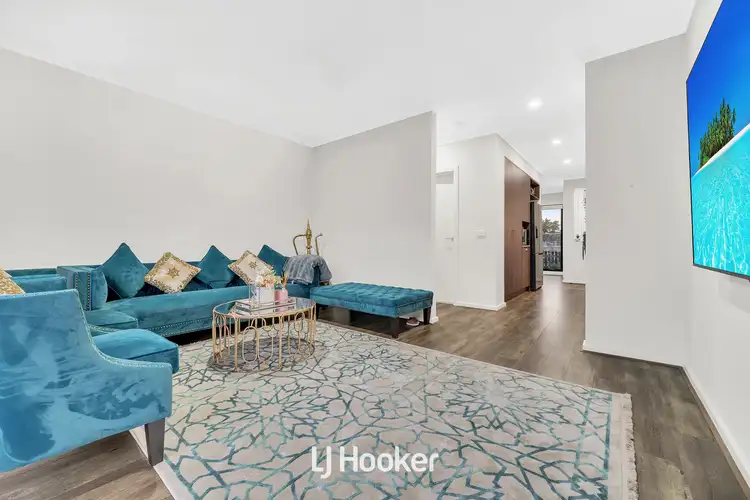 Fourth view of Homely townhouse listing, 27 Mortdale Lane, Clyde North VIC 3978