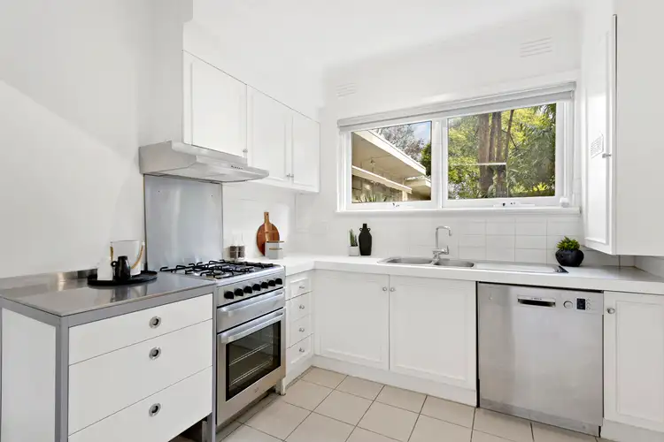 Fourth view of Homely apartment listing, 2/7 Kooyong Road, Caulfield North VIC 3161