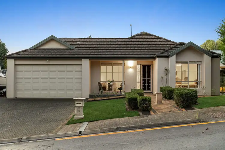 12 Woodlake Drive, Craigburn Farm SA 5051