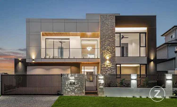 8 Belair Crescent, Paradise Point QLD 4216