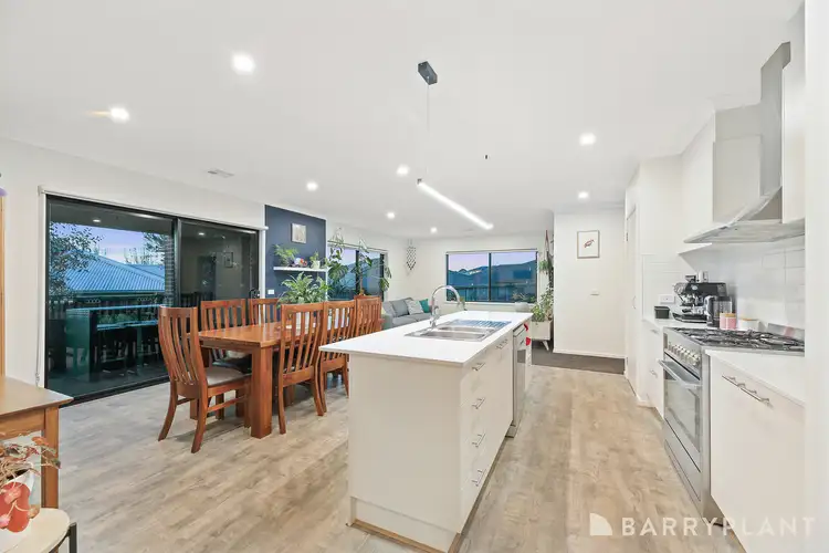 Sixth view of Homely house listing, 5 Silvertown Road, Drouin VIC 3818