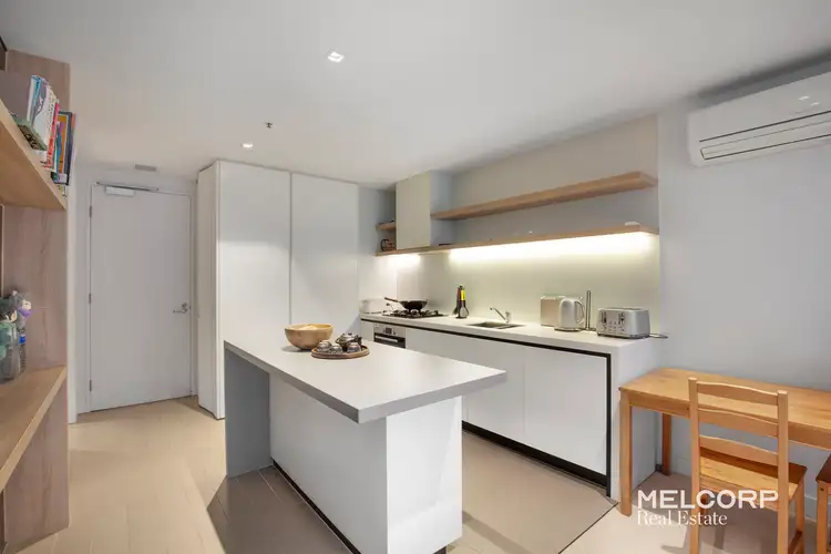 1803/677 La Trobe Street, Docklands VIC 3008