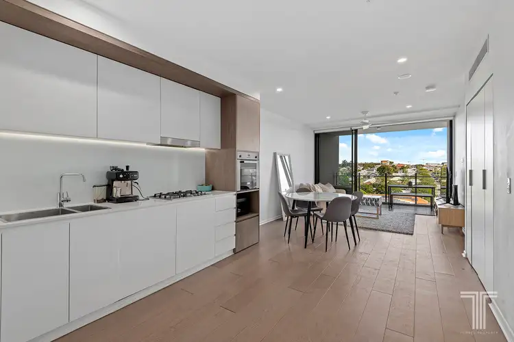 1062/123 Cavendish Road, Coorparoo QLD 4151