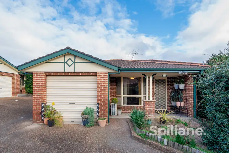 2/19 Floribunda Close, Warabrook NSW 2304