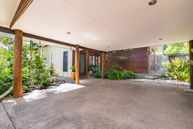 33 Tropic Road, Cannonvale QLD 4802