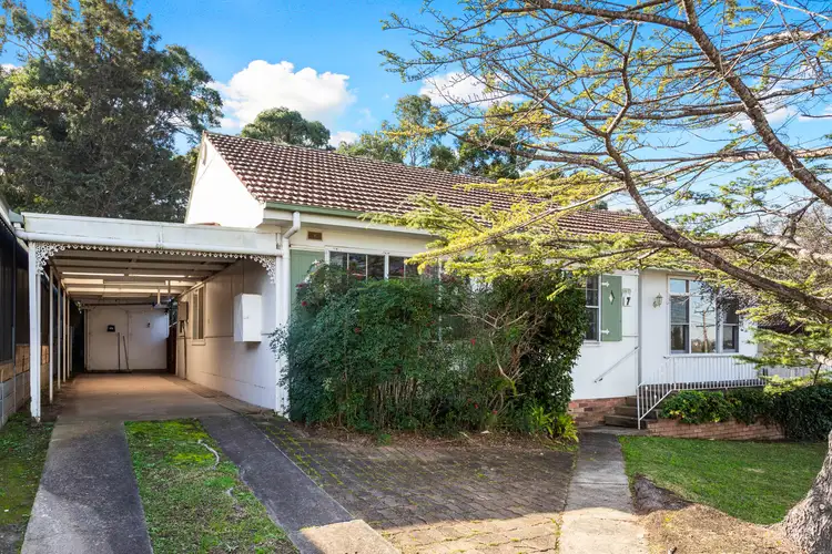 7 Calla Grove, Pendle Hill NSW 2145