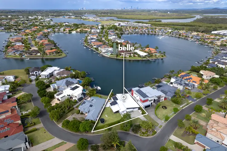2 Pipers Point, Helensvale QLD 4212