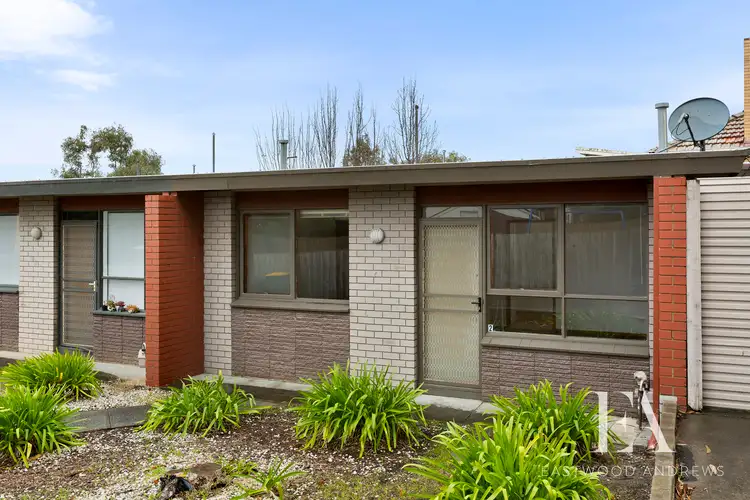 Main view of Homely unit listing, 2/5 Cara Road, Highton VIC 3216