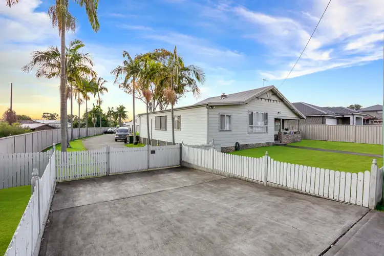 22 Barangaroo Road, Toongabbie NSW 2146