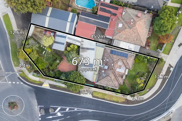 1 Lebanon Street, Strathmore VIC 3041