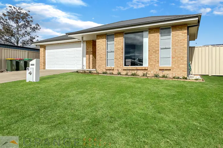 75 Molloy Drive, Orange NSW 2800