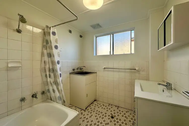 Fifth view of Homely unit listing, 2/9 Park Road, Corrimal NSW 2518