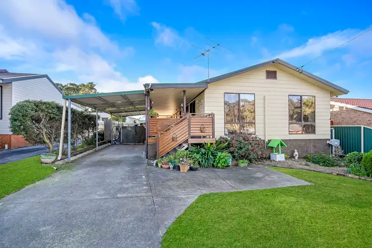 18 Chisholm Avenue, Lake Munmorah NSW 2259