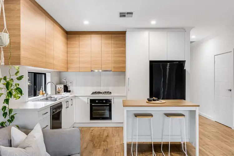 2/17 Russ Avenue, Seaton SA 5023