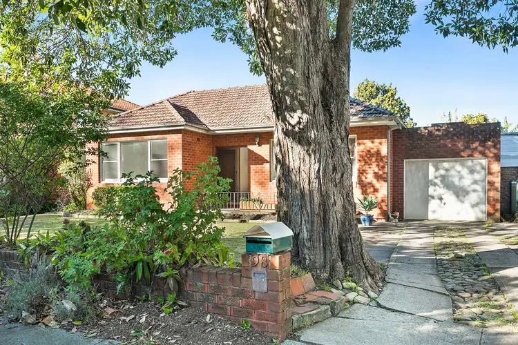 98 Penrose Street